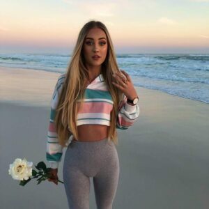 Instagram Star Aspen Mansfield Age, Boyfriend & New Bio 2021